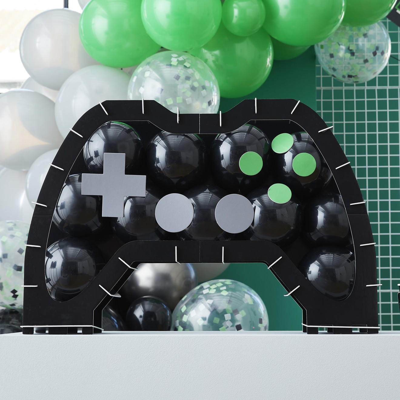 1 Balloon Mosaic - Controller Shaped with Balloons & Customisable Buttons - Black, Green & Grey