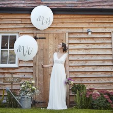 2 Balloons - 36" - Mr and Mrs