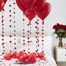 12 Romantic Decoration Kit - Balloons and Petals